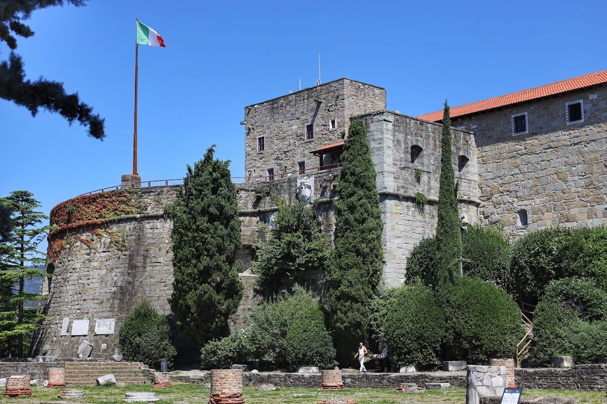 Castello San Giusto