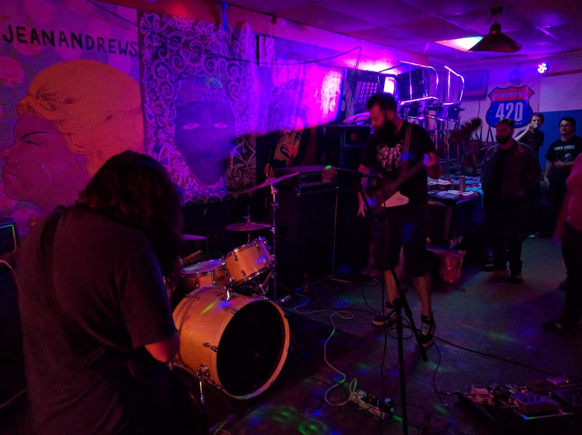 Uncle Lou's Entertainment Hall